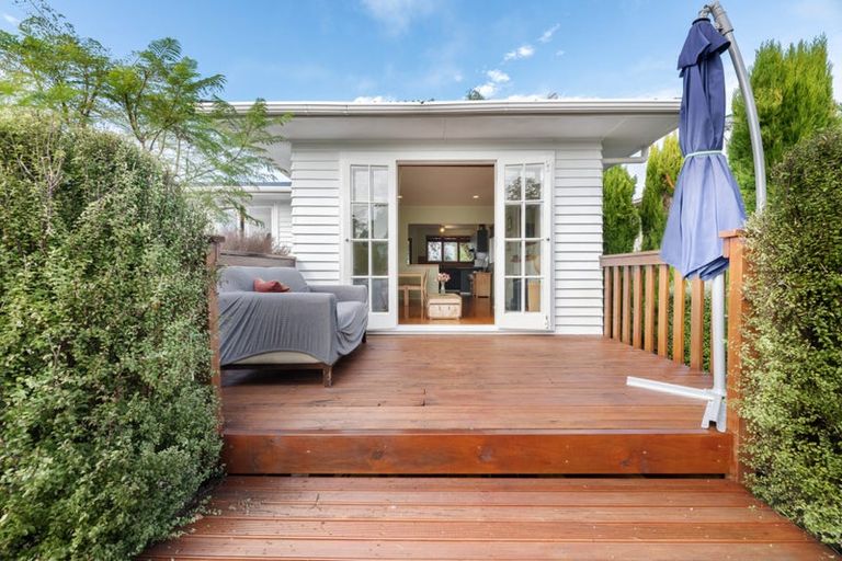 Photo of property in 1/8 Tyne Road, Forrest Hill, Auckland, 0620