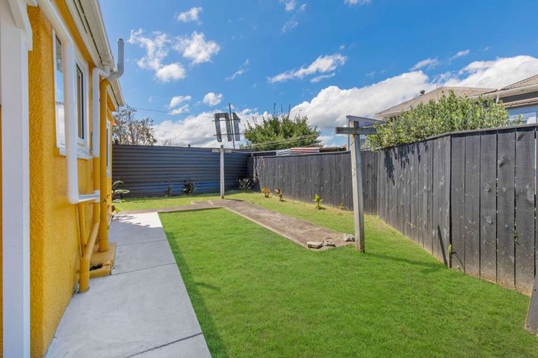 Photo of property in 8a Pharazyn Street, Gonville, Whanganui, 4500