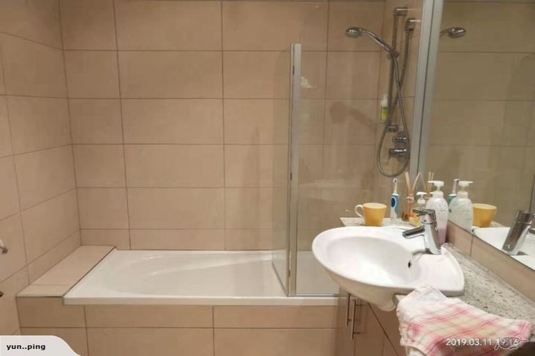 Photo of property in 5 St Johns Road, Saint Johns, Auckland, 1072