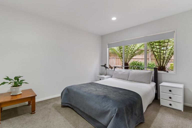 Photo of property in 11 Tyrico Close, Unsworth Heights, Auckland, 0632