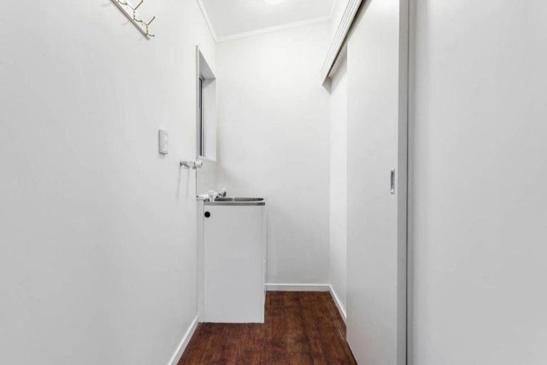 Photo of property in 25 Pukeroa Place, Papakura, 2110