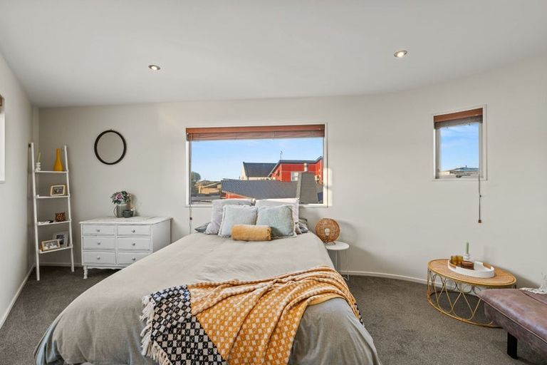 Photo of property in 12 Sandalwood Place, Waimairi Beach, Christchurch, 8083