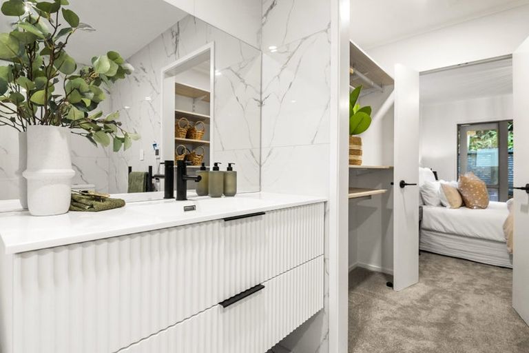 Photo of property in 2/48 Park Hill Road, Birkenhead, Auckland, 0626