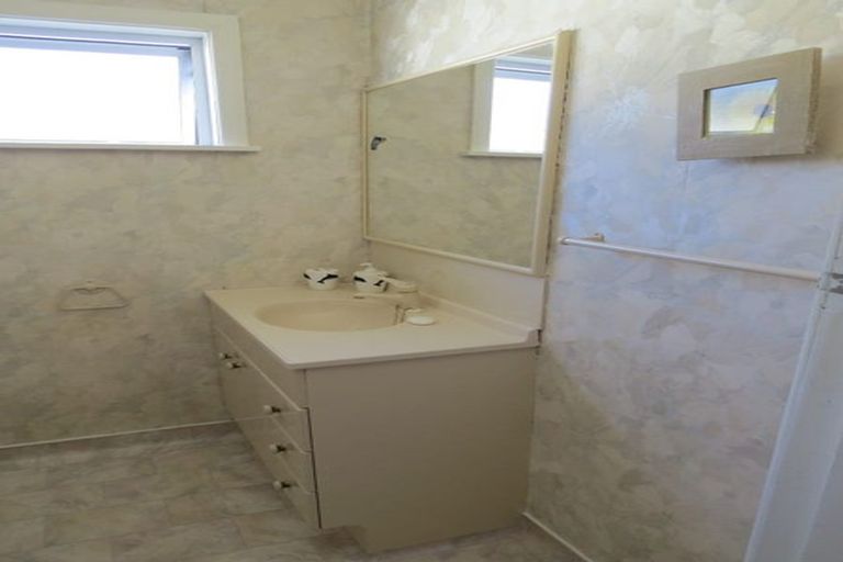 Photo of property in 165 Wainuiomata Road, Wainuiomata, Lower Hutt, 5014