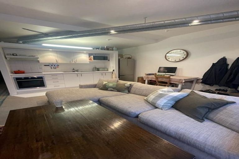 Photo of property in Hopper Street Apartments, 7/20 Hopper Street, Mount Cook, Wellington, 6011