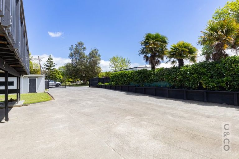 Photo of property in 24 Waikoukou Valley Road, Waimauku, 0812