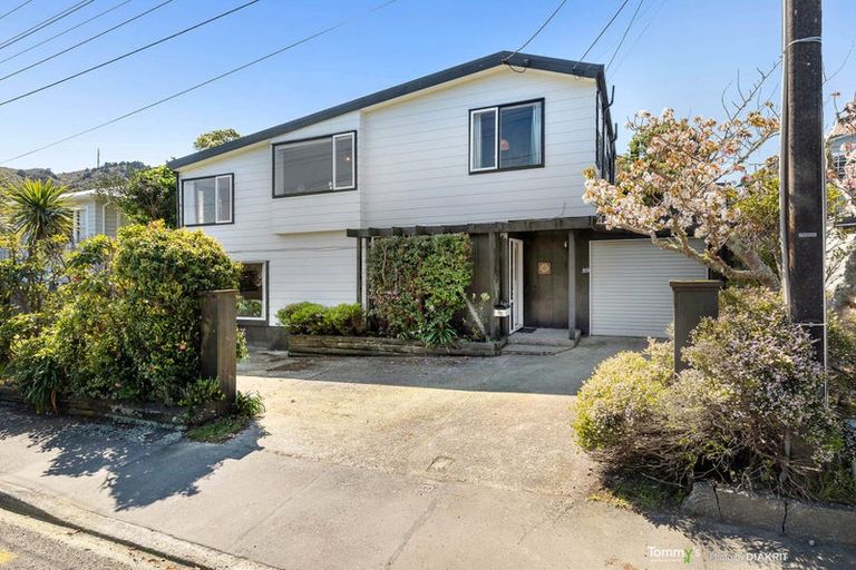 Photo of property in 29 Lucknow Terrace, Khandallah, Wellington, 6035