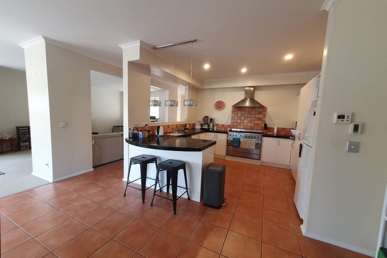 Photo of property in 44 Parkwood Crescent, Gulf Harbour, Whangaparaoa, 0930