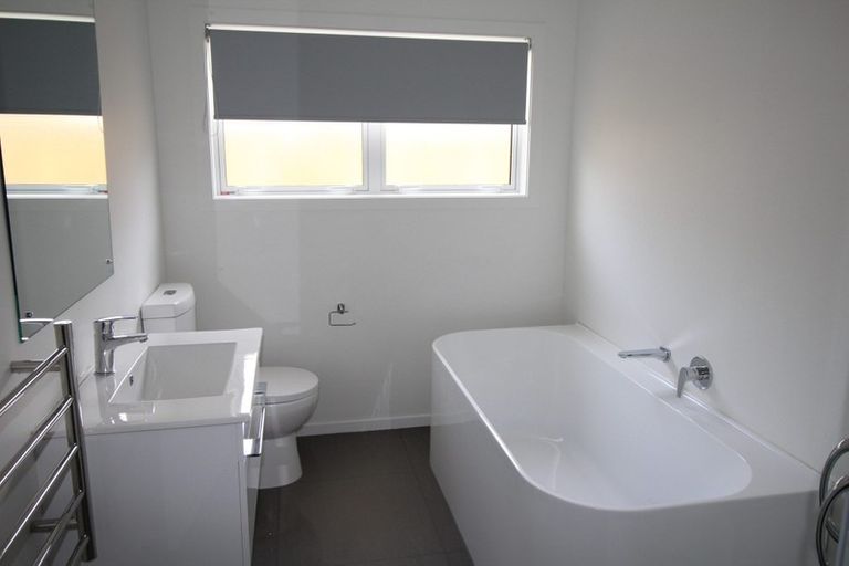Photo of property in 13 Sutherland Crescent, Westbrook, Palmerston North, 4412