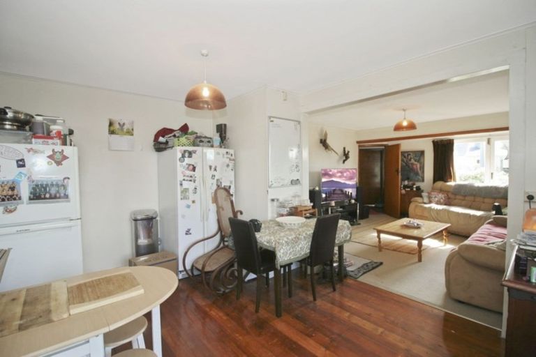 Photo of property in 51a Omata Road, Marfell, New Plymouth, 4310