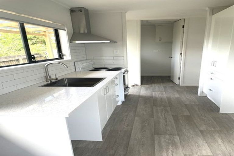 Photo of property in 11b Lucinda Place, Glen Eden, Auckland, 0602