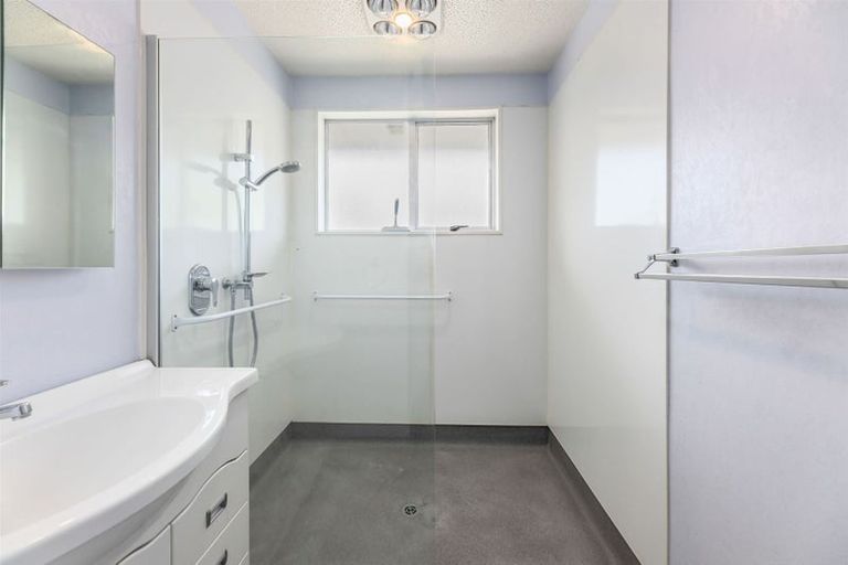 Photo of property in 1/15 Chipping Lane, Redwood, Christchurch, 8051