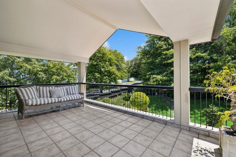 Photo of property in 44 Isobel Road, Greenhithe, Auckland, 0632