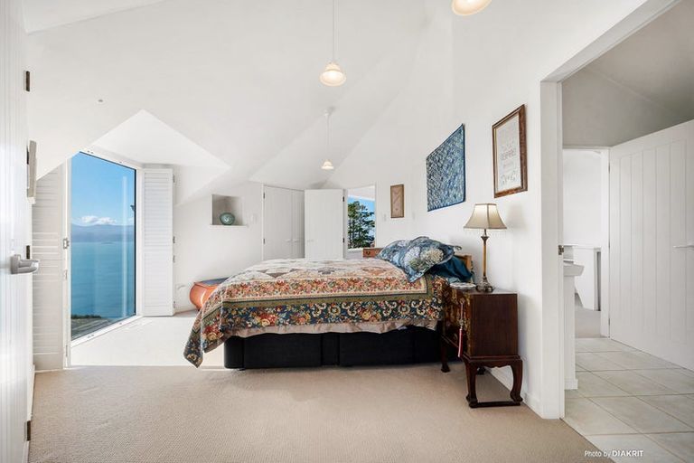 Photo of property in 96 Nicholson Road, Khandallah, Wellington, 6035