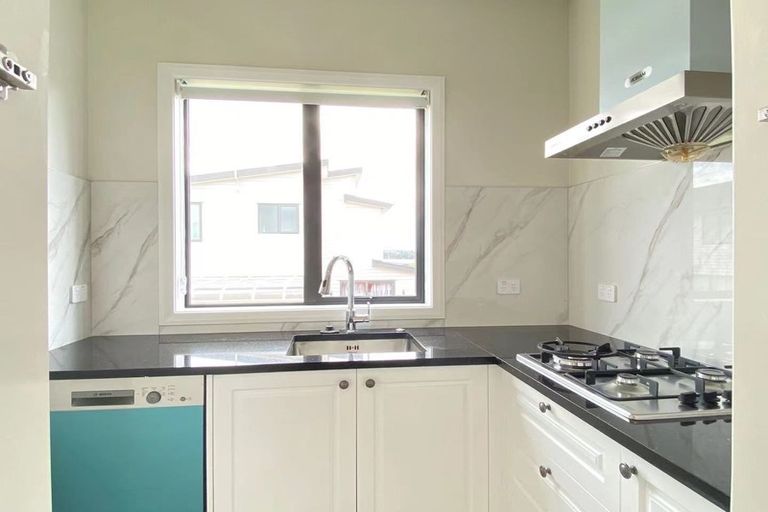 Photo of property in 15 Craigs Way, Hobsonville, Auckland, 0616