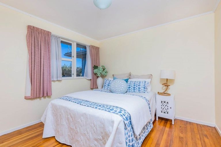 Photo of property in 25 Juniper Road, Sunnynook, Auckland, 0620