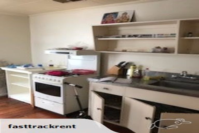 Photo of property in 19 Yale Road, Mount Cook, Wellington, 6021