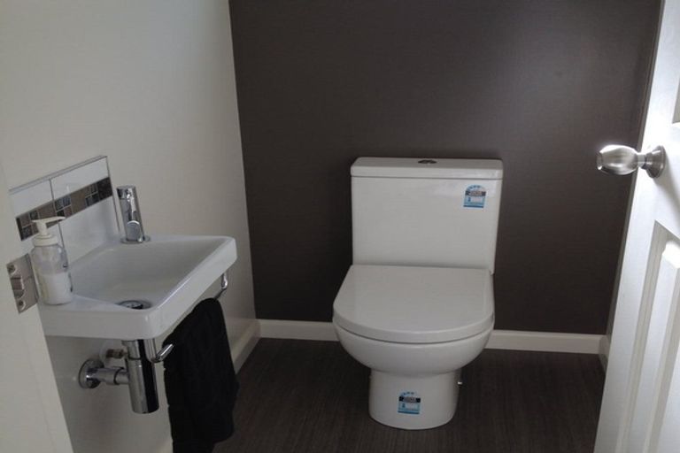 Photo of property in 29 Charlotte Avenue, Brooklyn, Wellington, 6021