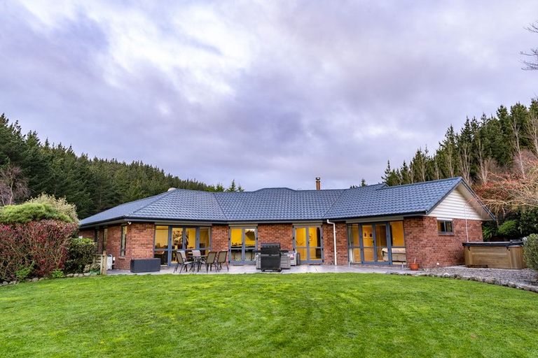 Photo of property in 39 County Heights Drive, Aokautere, Palmerston North, 4471