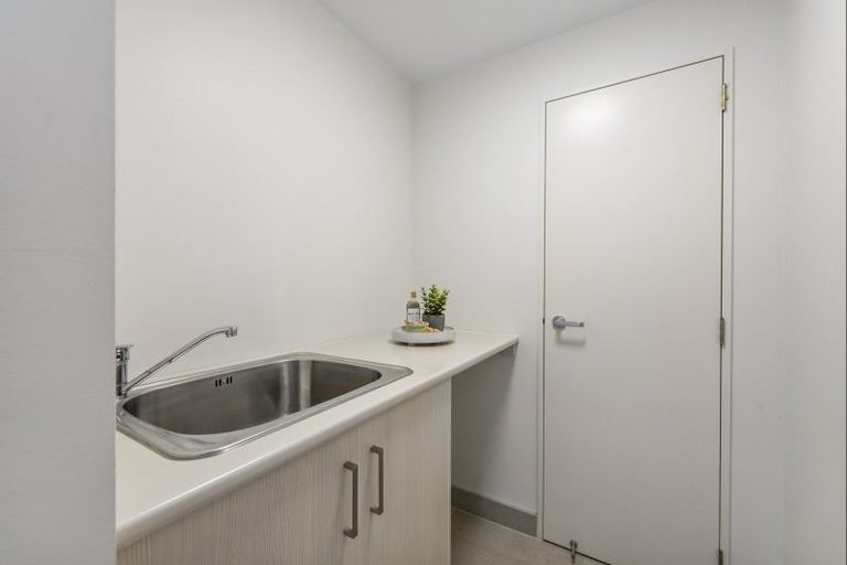Photo of property in Vivaldi Apartments, 10/48 Marine Parade, Mount Maunganui, 3116