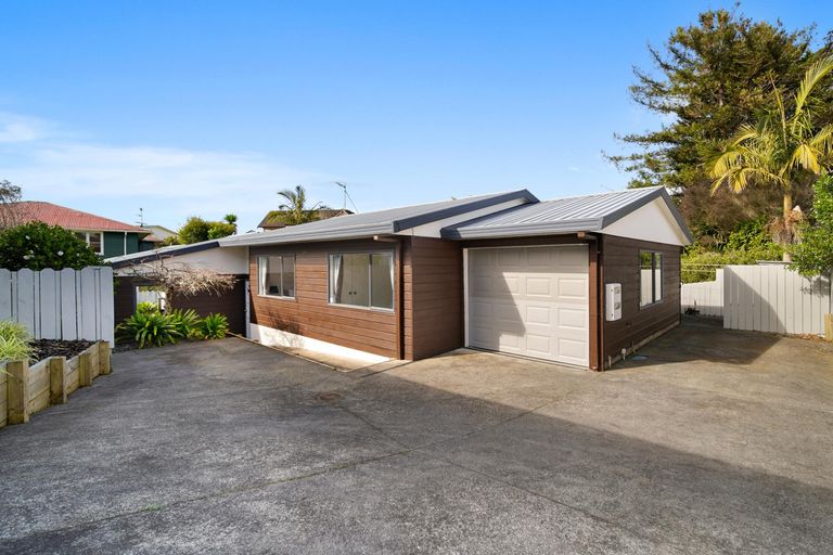 Photo of property in 3/6a Botany Road, Howick, Auckland, 2010