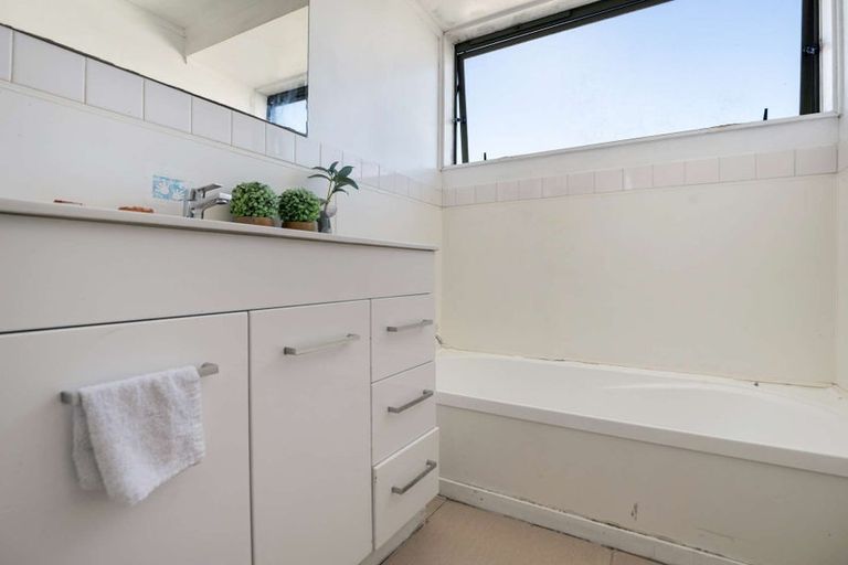 Photo of property in 46 Odlin Crescent, Nawton, Hamilton, 3200