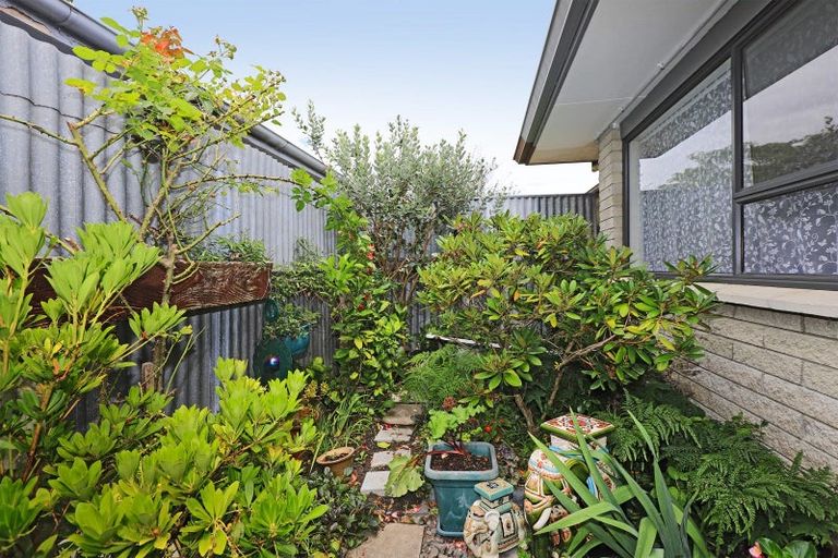 Photo of property in 2/507 Eastbourne Street East, Hastings, 4122
