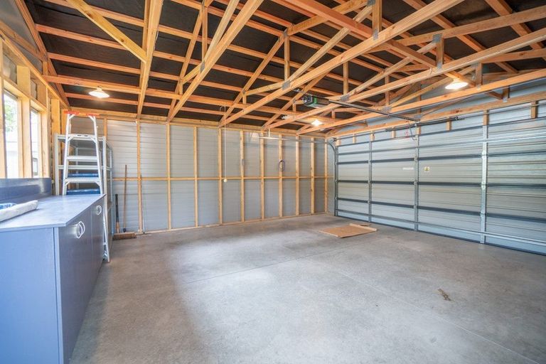 Photo of property in 12 Newcastle Street, Hokowhitu, Palmerston North, 4410