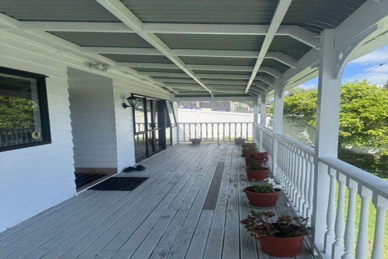 Photo of property in 68 Newington Road, Henderson, Auckland, 0612