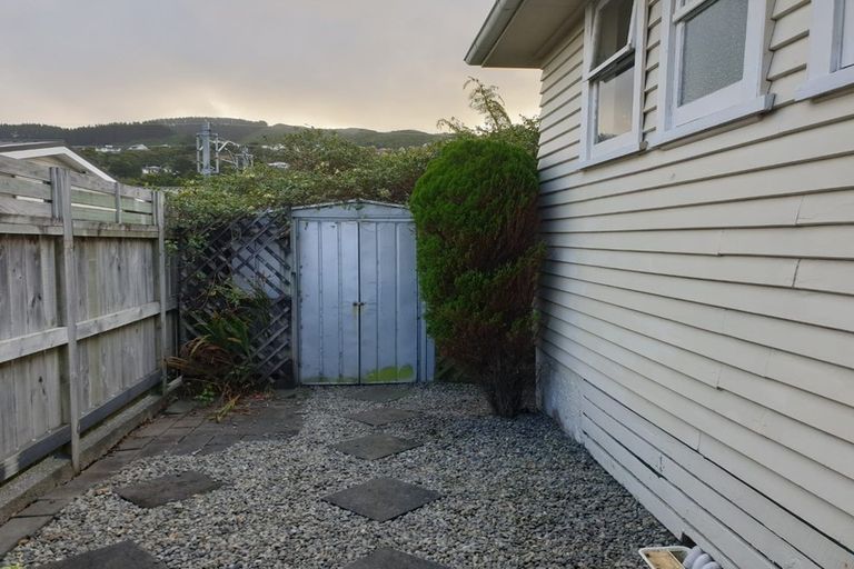 Photo of property in 21 Hinau Street, Tawa, Wellington, 5028