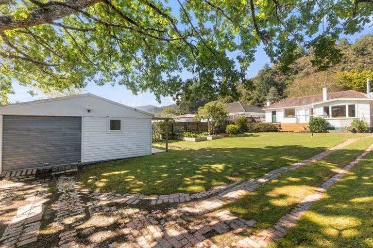Photo of property in 49r Hine Road, Wainuiomata, Lower Hutt, 5014