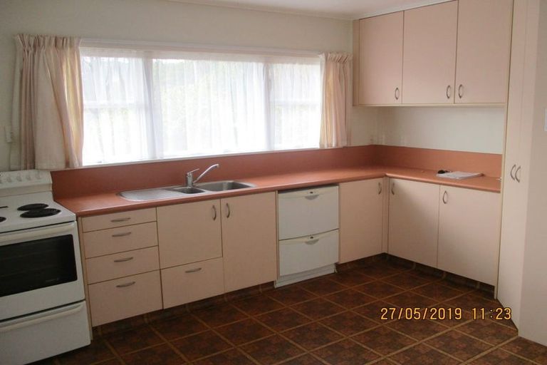 Photo of property in 16 Saint Edmund Crescent, Tawa, Wellington, 5028