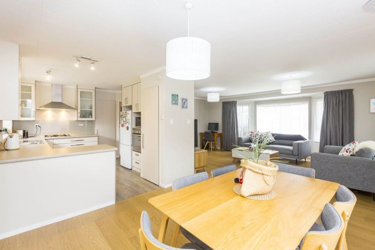 Photo of property in 4 Roband Crescent, Brown Owl, Upper Hutt, 5018