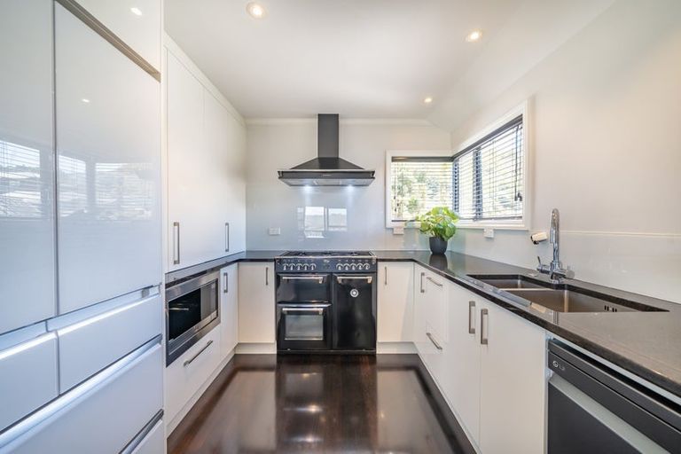 Photo of property in 11 Chastudon Place, Tawa, Wellington, 5028