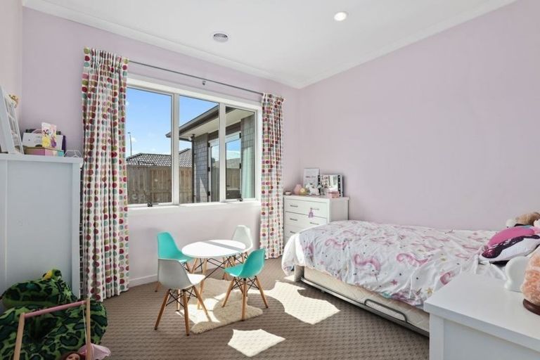 Photo of property in 92 Farringdon Avenue, Rototuna North, Hamilton, 3210