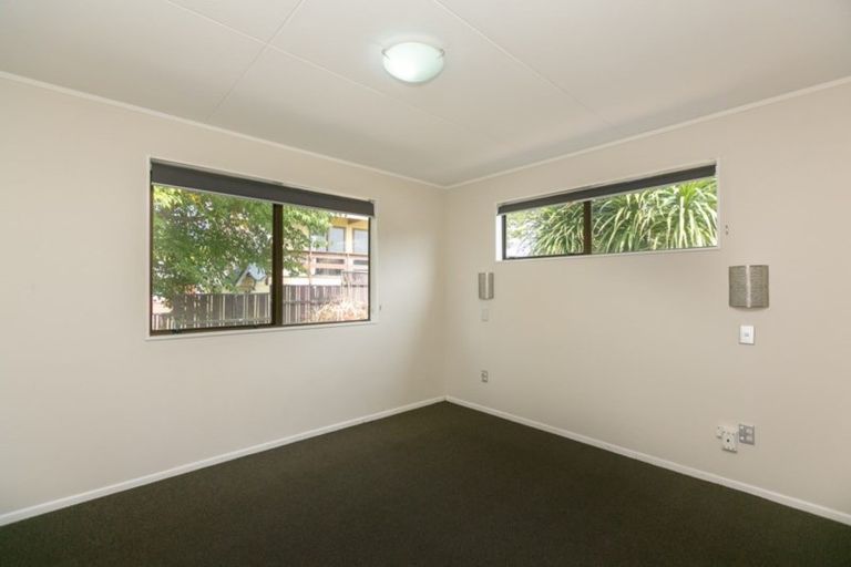 Photo of property in 10b Brierley Place, Marfell, New Plymouth, 4310