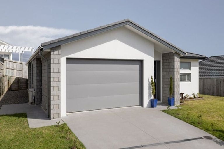 Photo of property in 12 Ridge Drive, Omokoroa, 3114