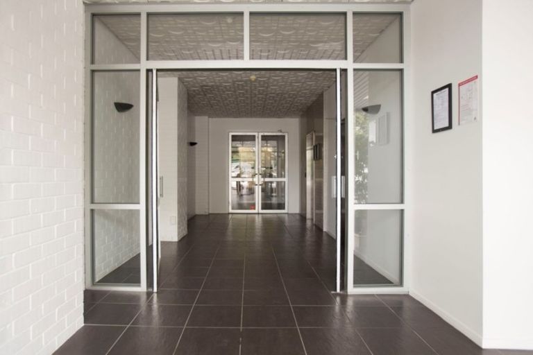 Photo of property in 9a Union Road, Howick, Auckland, 2014