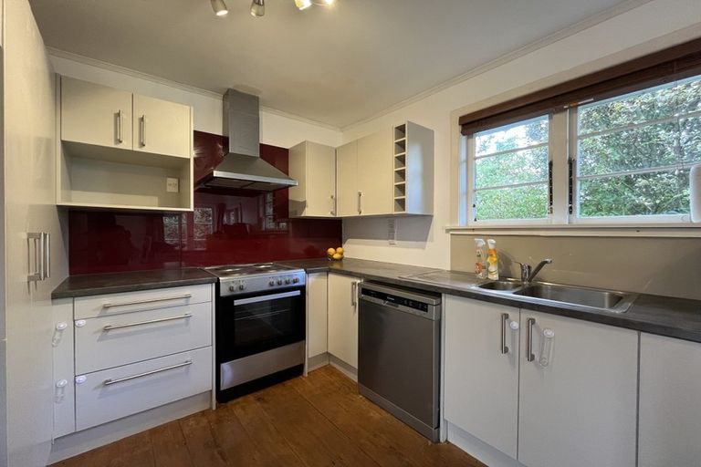 Photo of property in 1/263 Glenfield Road, Hillcrest, Auckland, 0627