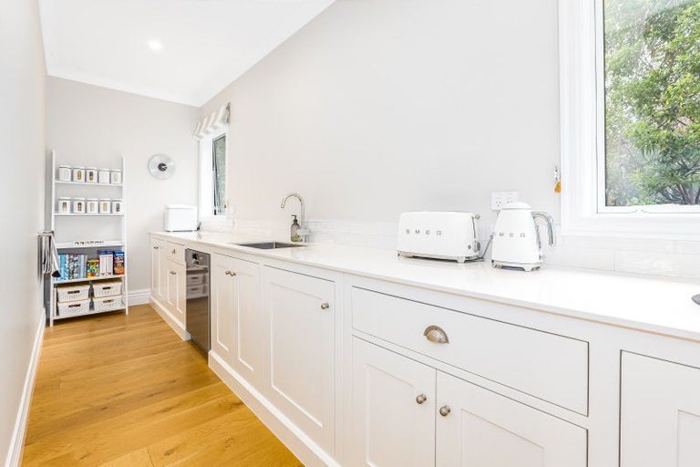 Photo of property in 35b Awanui Drive, Waikanae, 5036