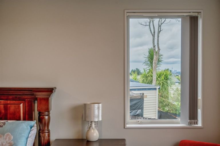 Photo of property in 11 San Casello Rise, Henderson, Auckland, 0612