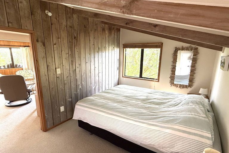 Photo of property in 33 Cuvier Crescent, Kuaotunu West, Whitianga, 3592