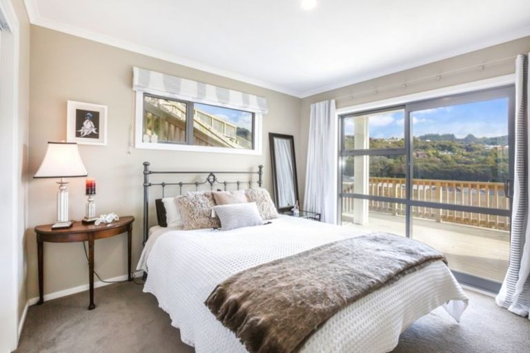 Photo of property in 16 Bluejacket Place, Whitby, Porirua, 5024