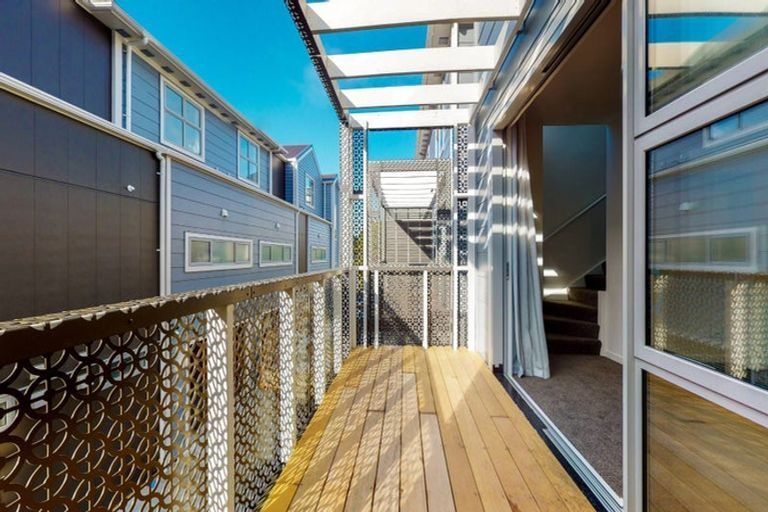 Photo of property in 94a Tinakori Road, Thorndon, Wellington, 6011