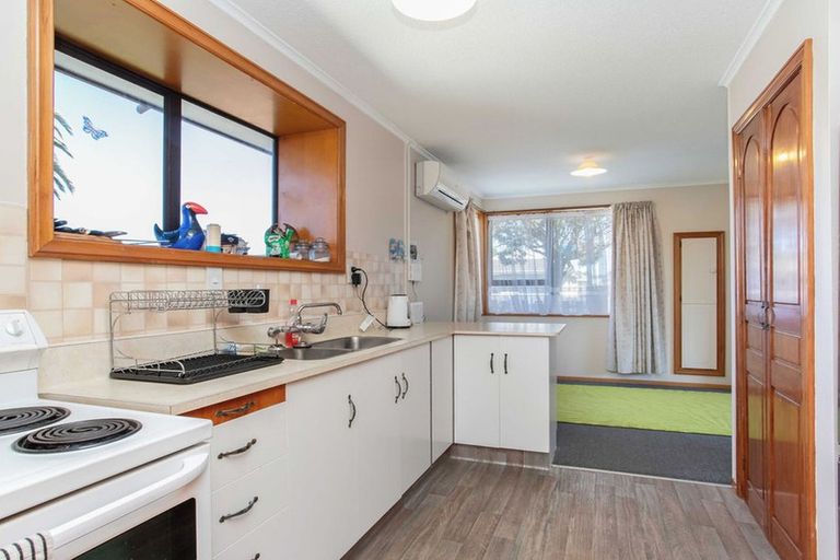 Photo of property in 1/2 Takapu Place, Bromley, Christchurch, 8062