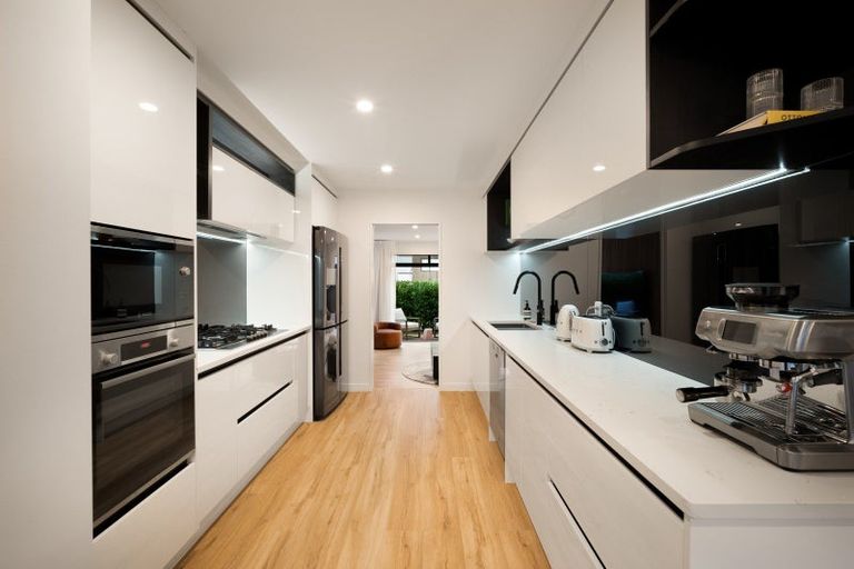 Photo of property in 2 Skua Road, Hobsonville, Auckland, 0616