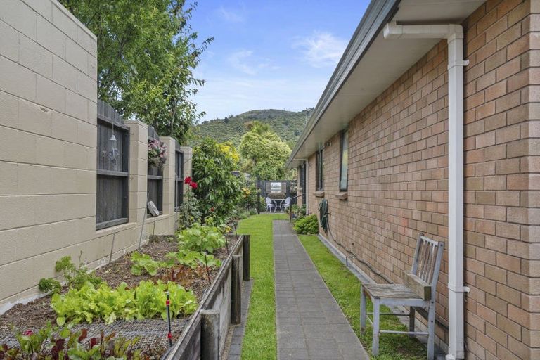 Photo of property in 4 Ashmore Place, Fairy Springs, Rotorua, 3015