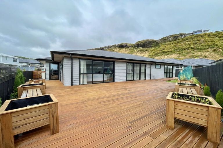Photo of property in 12 Schooner Drive, Whitby, Porirua, 5024