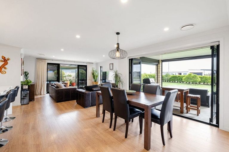 Photo of property in 17 Alan Livingston Drive, Cambridge, 3434