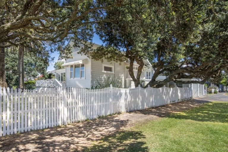 Photo of property in 14 Arawa Avenue, Devonport, Auckland, 0624